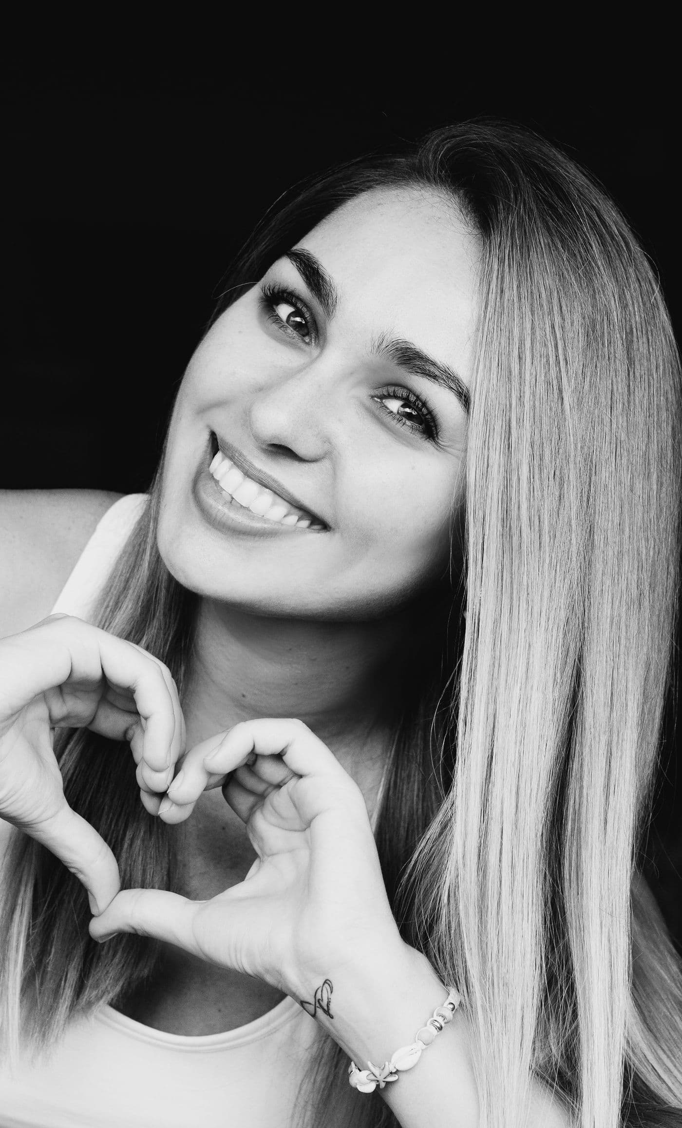 Yuliia Yefremenko — Let’s Connect — Hair Styling & Creative Projects